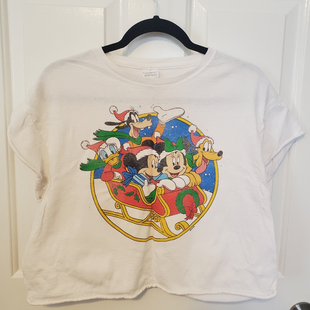 Vintage mickey and friends Christmas tshirt crop